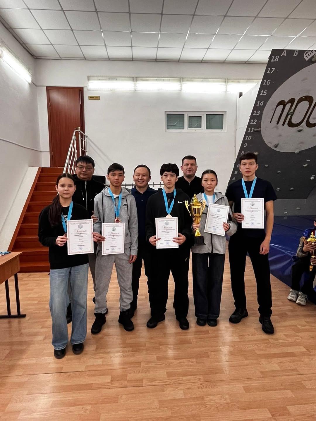 Слеттік туризм бойынша туристік көпсайыстан өткен облыстық чемпионатта Сарқан ауданының командасы жүлделі ІІІ орынға ие болды. 🥉 жетекшісі: Абиев Айдын Бейсембаевич.